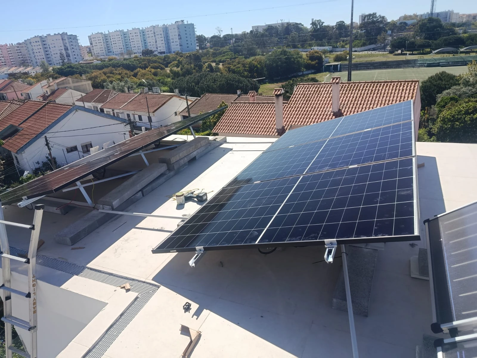 Painéis solares - prédio corporativo